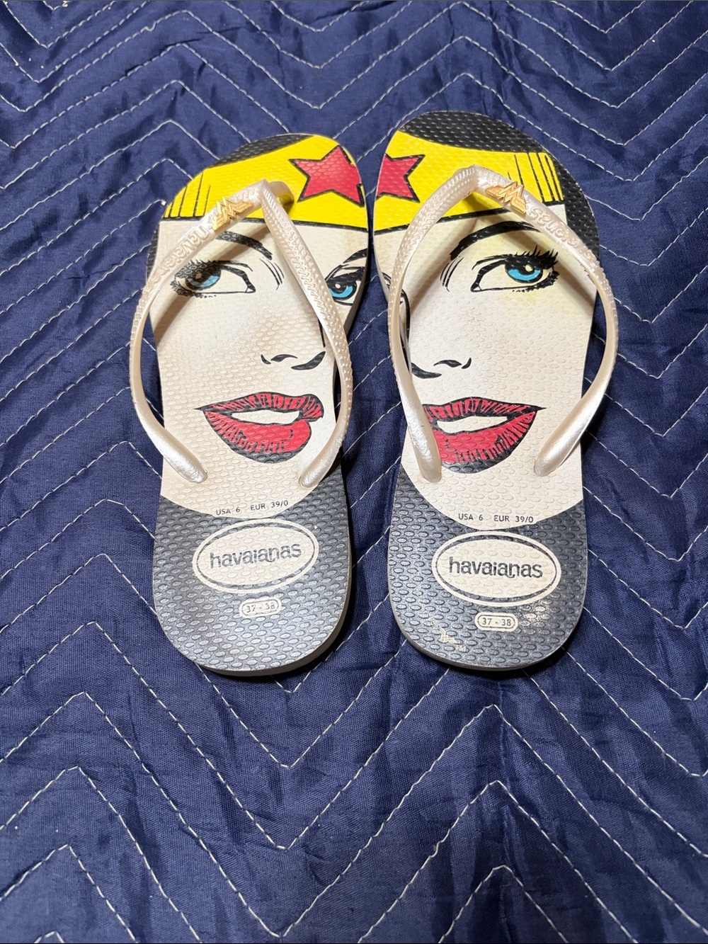 Havaianas Wonder Woman Pop Art Flip Flops - Yellow, Red, Blue, Gold
